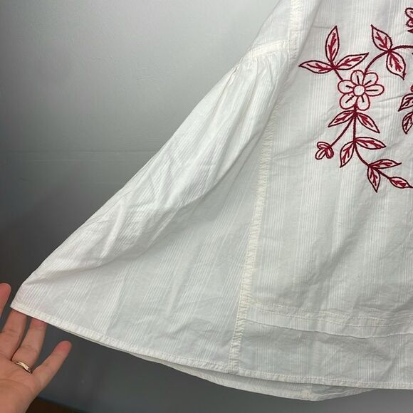 We the Free  Spring Refresh Top In White Embroidered size Large - Picture 14 of 16